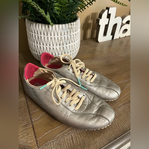 Plae Rockstar Collection Packable Travel Sneaker Size 6 - Picture 4 of 15